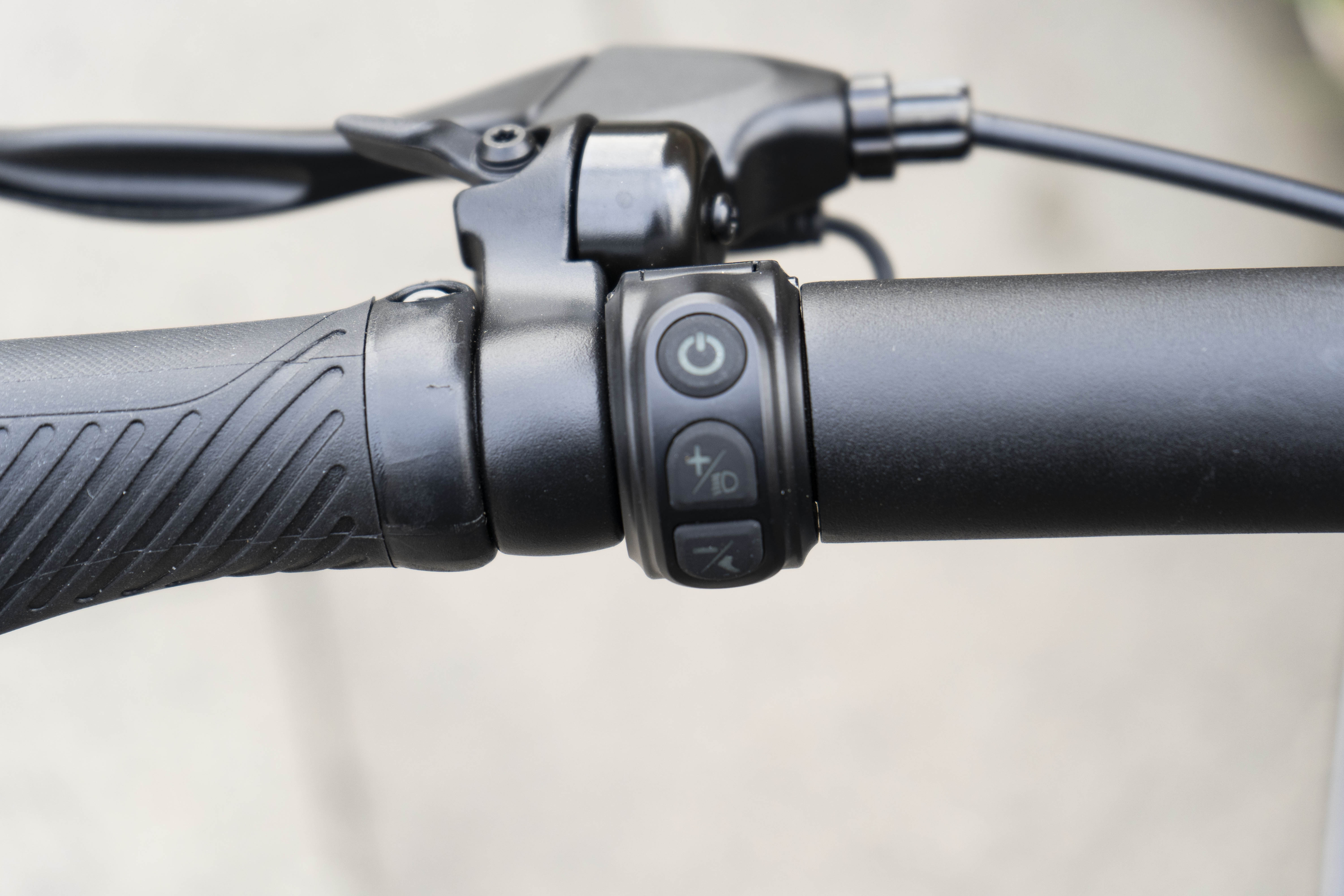 Lenker des Honbike U4 links