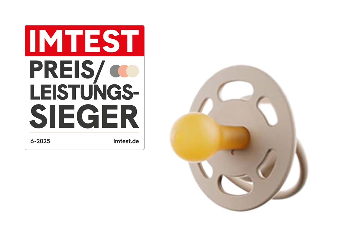 brauner Schnuller auf weißem Grund, dazu Preis-Leistungssieger-Grafik
